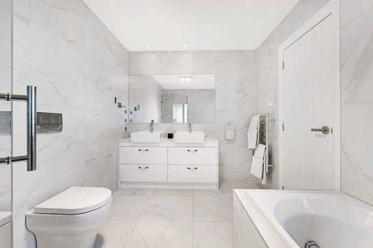 Photo of property in 33 Te Oneroa Way, Long Bay, Auckland, 0630