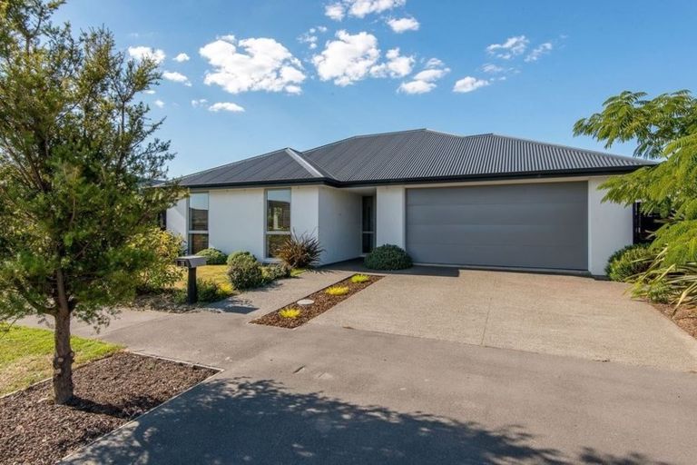 Photo of property in 28 Gosling Crescent, Halswell, Christchurch, 8025