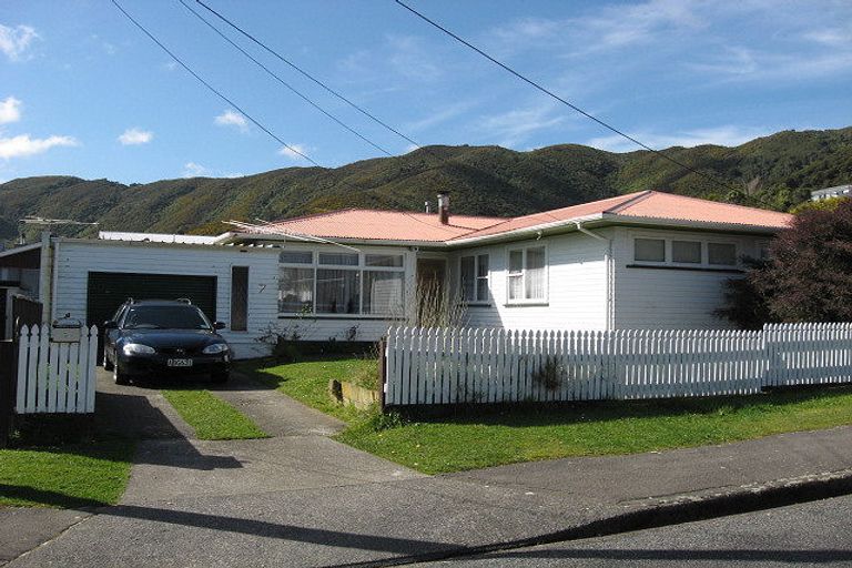 Photo of property in 7 Castlerea Street, Wainuiomata, Lower Hutt, 5014