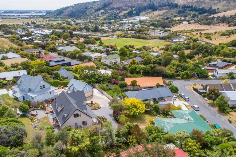 Photo of property in 8 Heathvale Place, Heathcote Valley, Christchurch, 8022