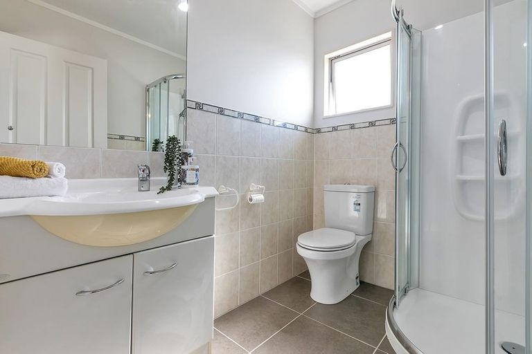 Photo of property in 11 Hassan Drive, Massey, Auckland, 0614