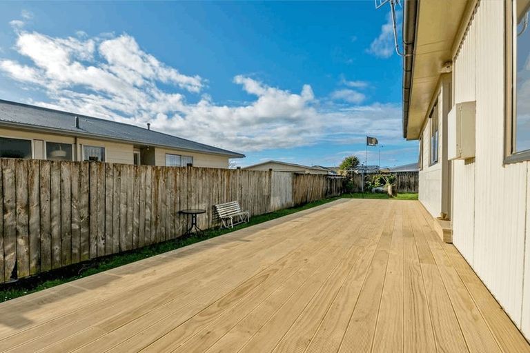 Photo of property in 9 Colonial Place, Kelvin Grove, Palmerston North, 4414
