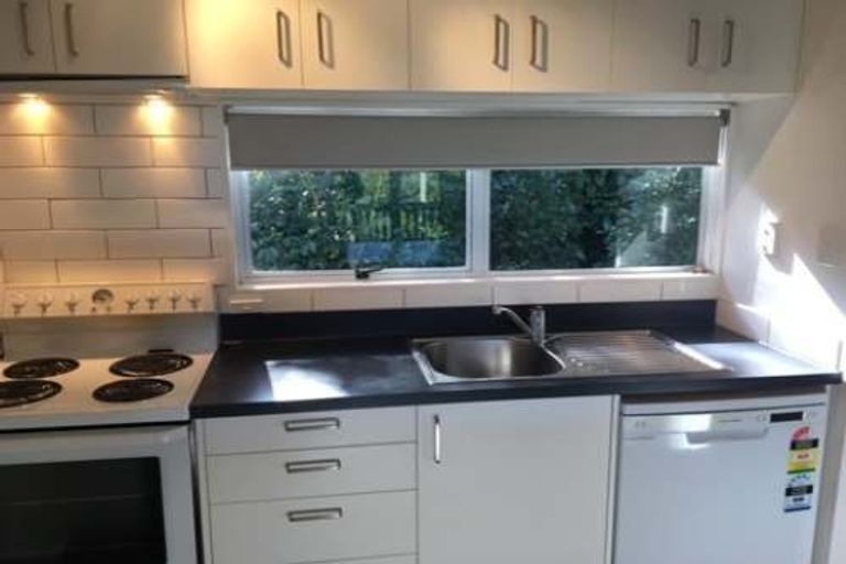 Photo of property in 3/49 Maungaraki Road, Korokoro, Lower Hutt, 5012