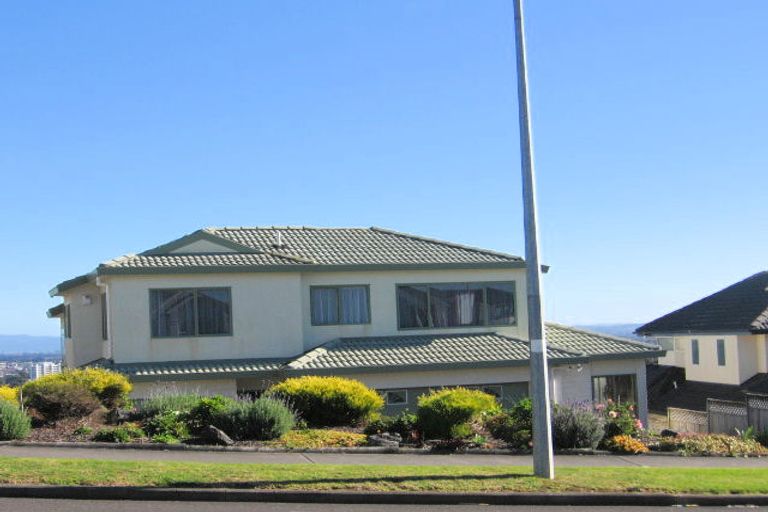 Photo of property in 65 Goodwood Drive, Goodwood Heights, Auckland, 2105
