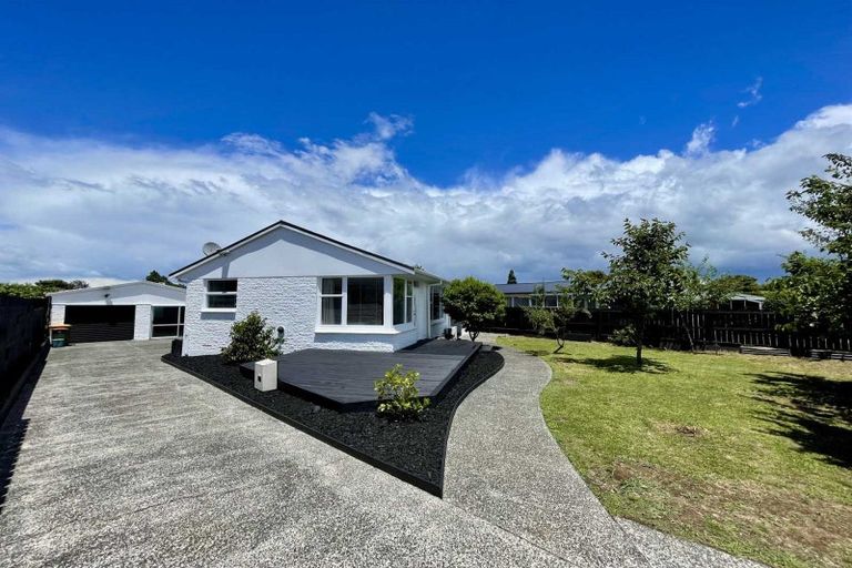 Photo of property in 15 Kensington Place, Fairfield, Hamilton, 3214