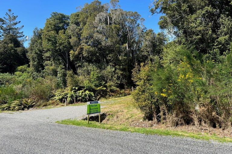 Photo of property in 4 Kakapo Way, Moana, 7875