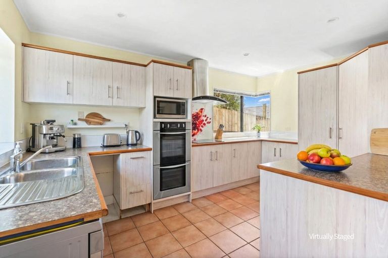 Photo of property in 8 Greenview Way, Miramar, Wellington, 6022