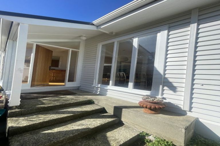 Photo of property in 11 Ngatoto Street, Khandallah, Wellington, 6035