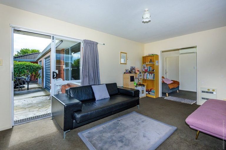 Photo of property in 1/45 Shannon Place, Belfast, Christchurch, 8051