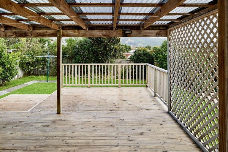 Photo of property in 90 Arawhata Street, Ranui, Porirua, 5024