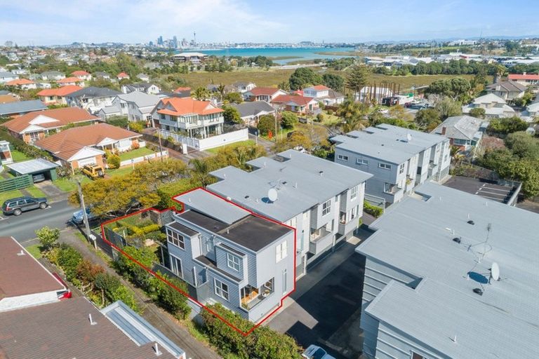 Photo of property in Habitat Apartments, 1/31 Byron Avenue, Takapuna, Auckland, 0622