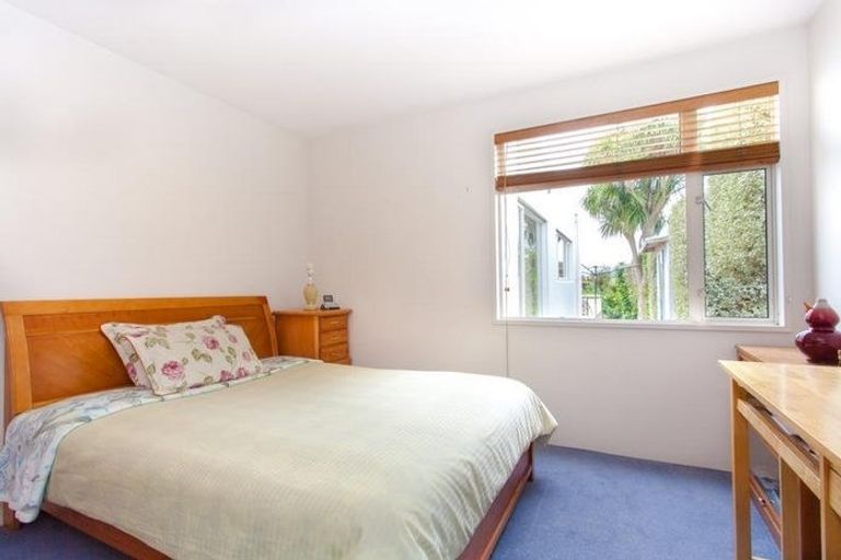 Photo of property in 34 King Richard Place, Browns Bay, Auckland, 0630