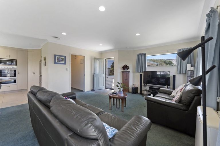 Photo of property in 79 Barrett Street, Westown, New Plymouth, 4310