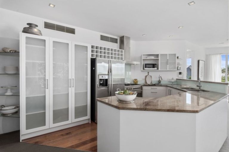 Photo of property in 1/7 The Promenade, Takapuna, Auckland, 0622