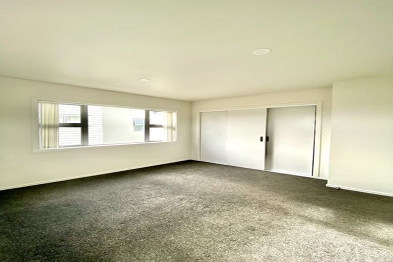 Photo of property in 1115a High Street, Taita, Lower Hutt, 5011