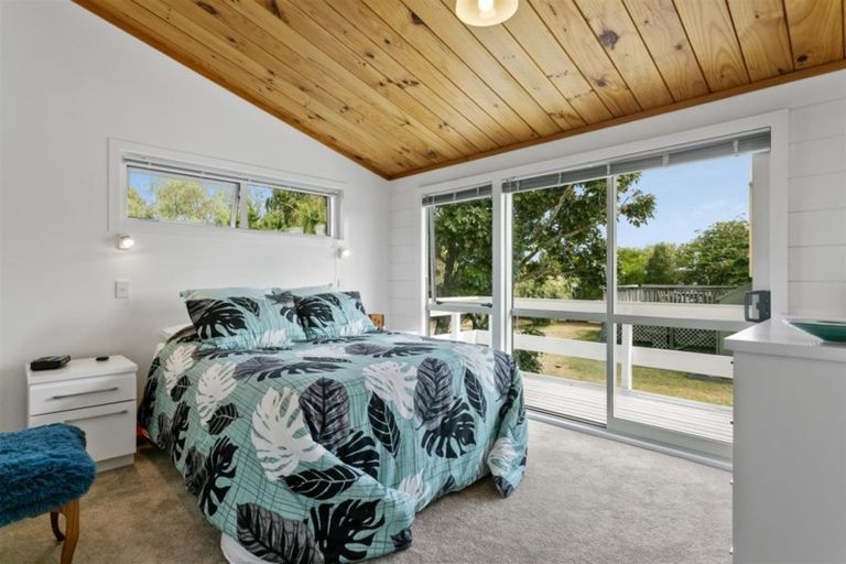 Photo of property in 2 Mahuta Road, Waitahanui, Taupo, 3378