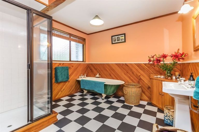 Photo of property in 17 Postgate Drive, Whitby, Porirua, 5024