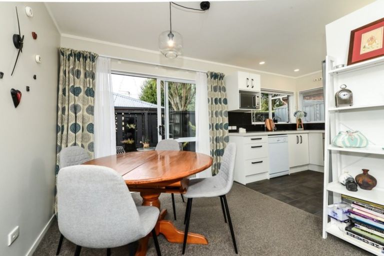 Photo of property in 23a Sandwich Road, St Andrews, Hamilton, 3200