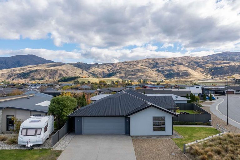 Photo of property in 14 Stowell Drive, Cromwell, 9310