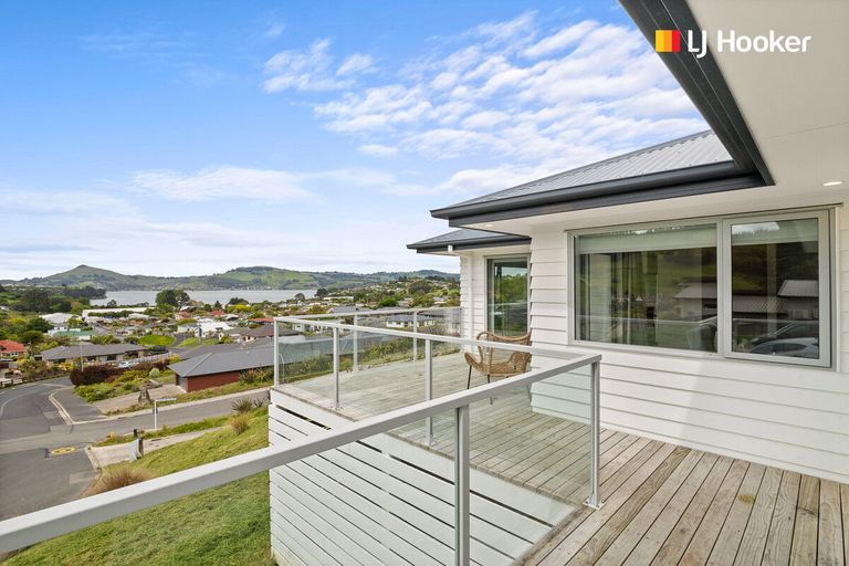 Photo of property in 17 Glendermid Close, Sawyers Bay, Port Chalmers, 9023