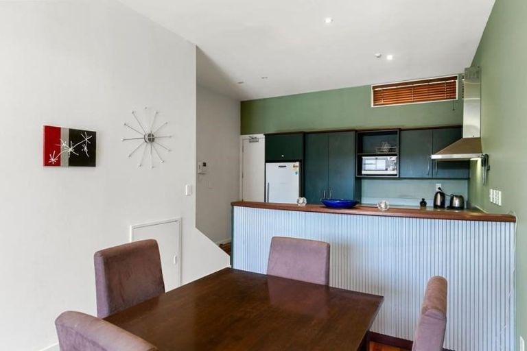 Photo of property in De Vere Apartments, 23/23 Tennyson Street, Te Aro, Wellington, 6011