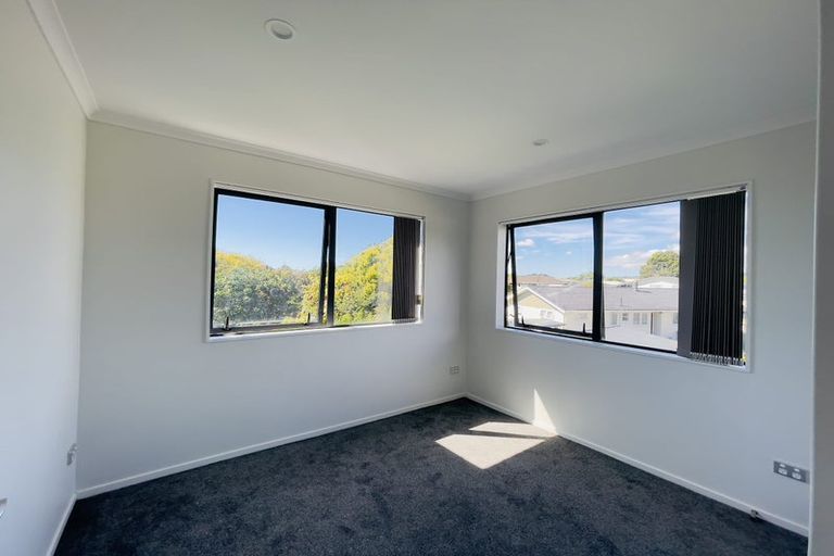 Photo of property in 32b Edinburgh Avenue, Rosehill, Papakura, 2113