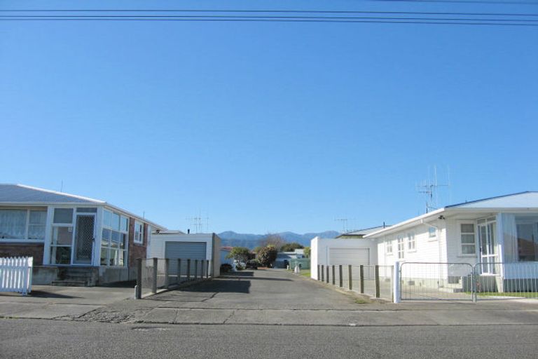 Photo of property in 1 Ely Place, Levin, 5510