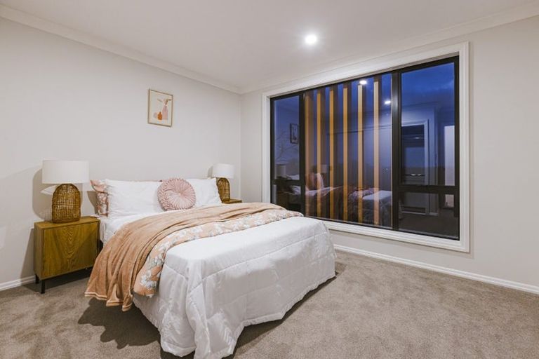 Photo of property in 28 Catalina Avenue, Rosehill, Papakura, 2113