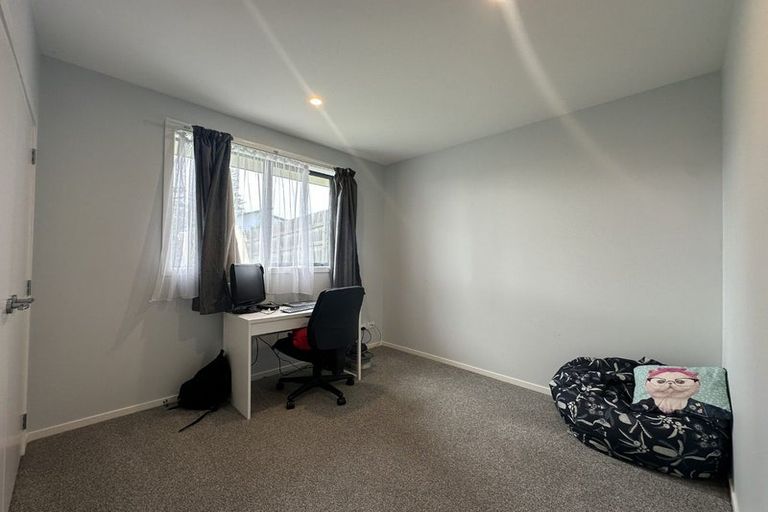 Photo of property in 16 Kawariki Road, Helensville, 0800