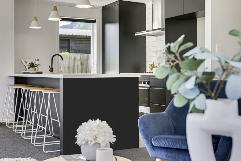 Photo of property in 17 Mahia Lane, Waikanae, 5036