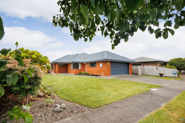 Photo of property in 38 Parnell Heights Drive, Kelvin Grove, Palmerston North, 4414