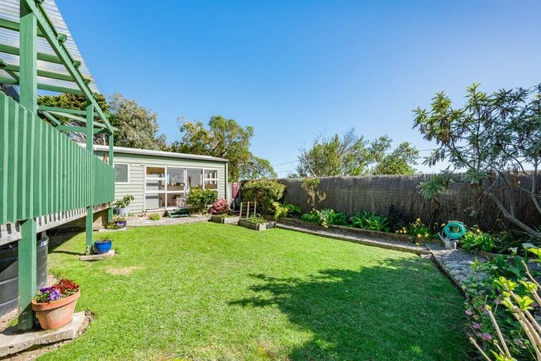 Photo of property in 28 Matenga Street, Waikanae, 5036