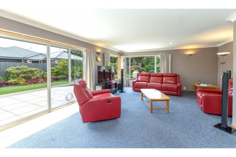 Photo of property in 61 Chesterfield Mews, Russley, Christchurch, 8042