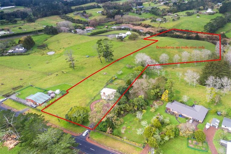 Photo of property in 141 Tawa Road, Kumeu, 0891