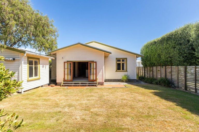 Photo of property in 65 Record Street, Fitzroy, New Plymouth, 4312
