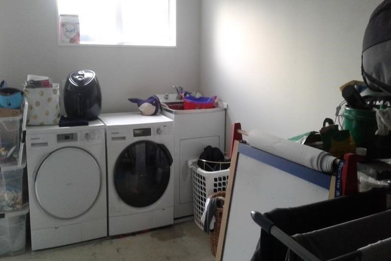 Photo of property in 7a Madeira Close, Whitby, Porirua, 5024