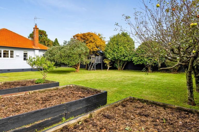 Photo of property in 230 South Road, Hawera, 4610