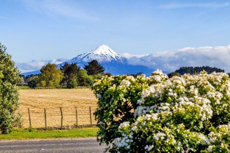 Photo of property in 54 Ketemarae Road, Normanby, Hawera, 4614