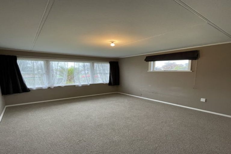 Photo of property in 38 Catlins Crescent, Milson, Palmerston North, 4414