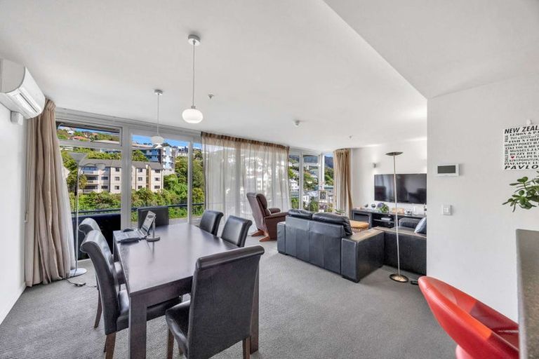 Photo of property in Montreaux Apartments, 5g/164 The Terrace, Wellington Central, Wellington, 6011