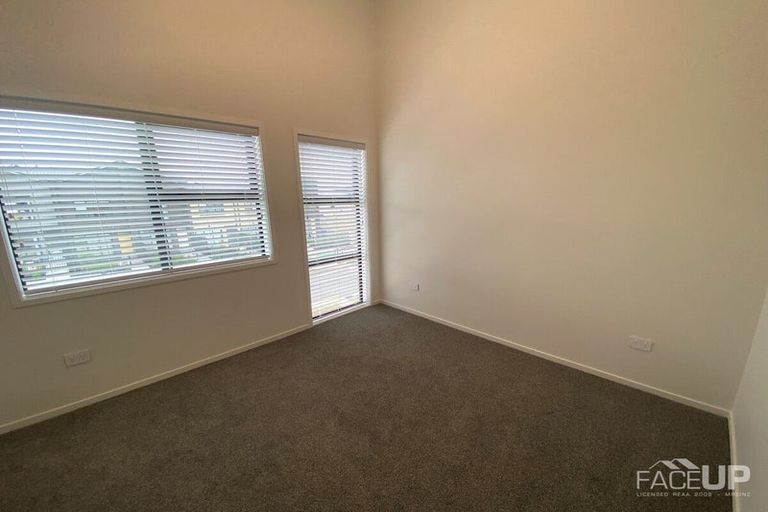 Photo of property in 82 Manarini Road, Westgate, Auckland, 0614