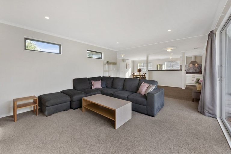 Photo of property in 41b Larchmont Grove, Totara Park, Upper Hutt, 5018