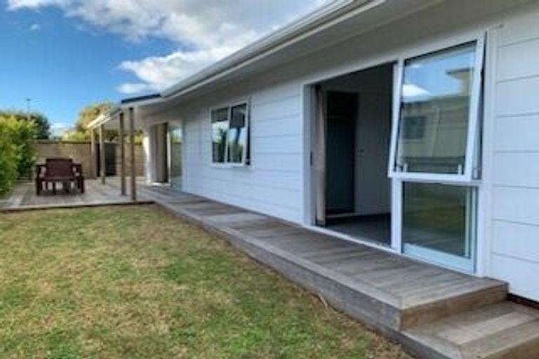 Photo of property in 60 Dickson Road, Papamoa Beach, Papamoa, 3118
