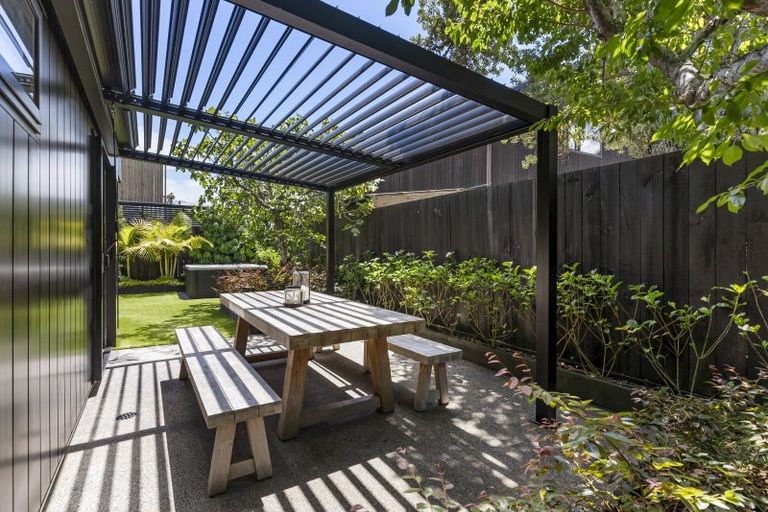 Photo of property in 35a Montgomery Avenue, Belmont, Auckland, 0622