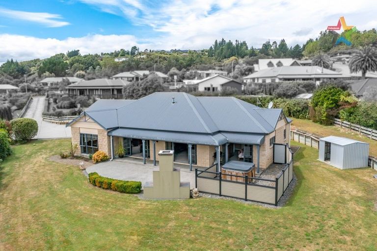 Photo of property in 6a Marua Palm Grove, Timberlea, Upper Hutt, 5018