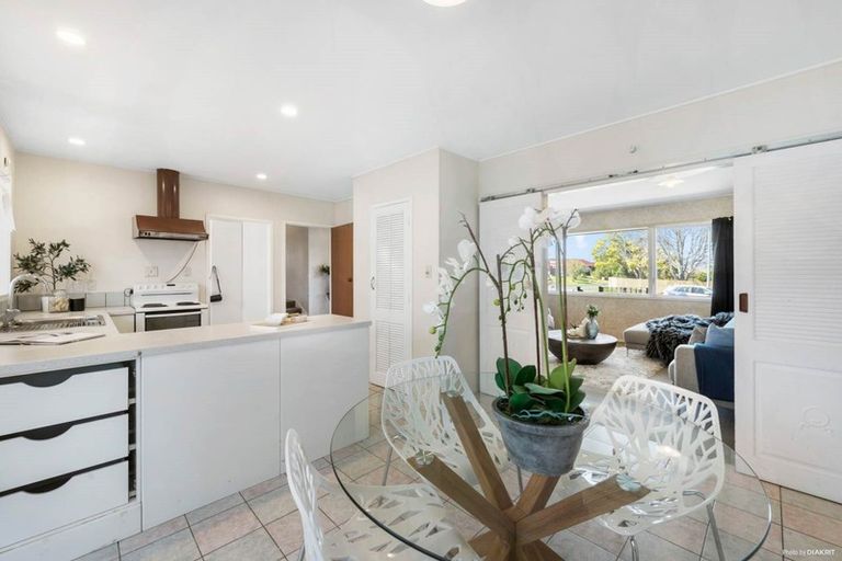 Photo of property in 82 Archmillen Avenue, Pakuranga Heights, Auckland, 2010
