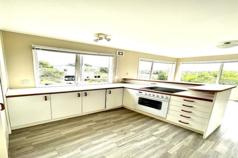 Photo of property in 15a Park Rise, Campbells Bay, Auckland, 0630