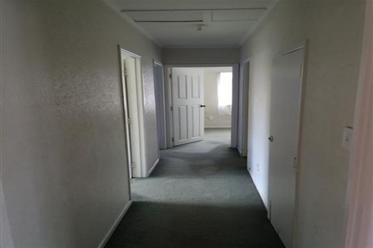 Photo of property in 18a Sylvan Crescent, Te Atatu South, Auckland, 0610