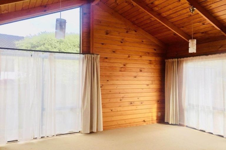 Photo of property in 24 Miriam Corban Heights, Henderson, Auckland, 0612