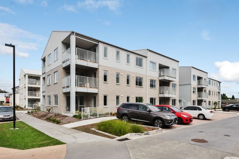 Photo of property in 202/28b Eileen Newey Place, Henderson, Auckland, 0612